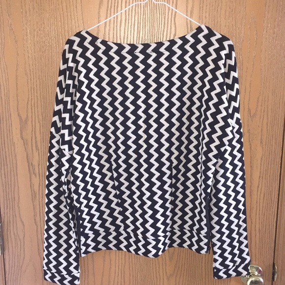 H by Bordeaux black and white crewneck sweater - Picture 3 of 4